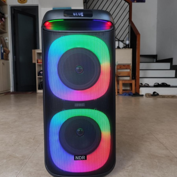 Loa Bluetooth siêu trầm NDR 1908 công suất lớn, tích hợp dải đèn LED nổi bật