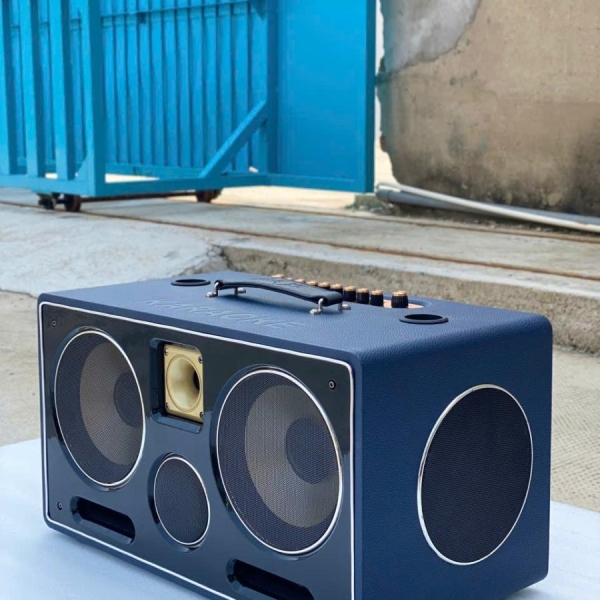Loa xách tay JBB J-Z30R với hệ thống 6 đường tiếng