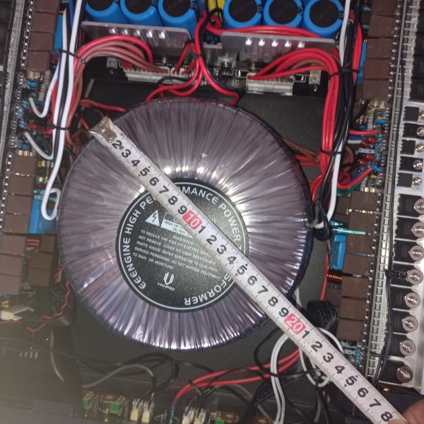 Đẩy Nhập Vinhpro LX-4650(4x400W)