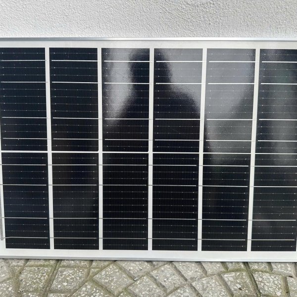 Đèn Năng lượng mặt trời Yisoko ánh sáng trắng M100, 200W, 300W, 400W HIỆN ĐẠI, CAO CẤP