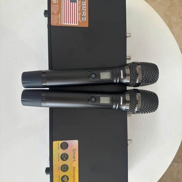 Micro không dây Shure UGX30 II