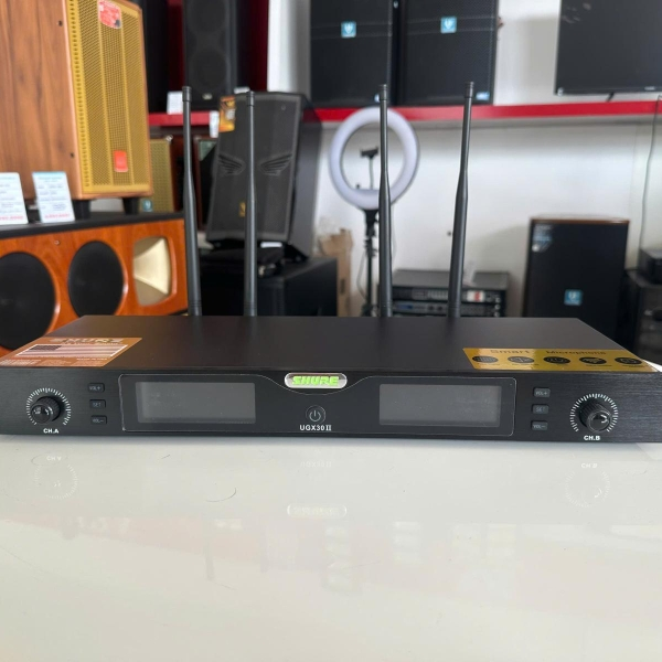 Micro không dây Shure UGX30 II