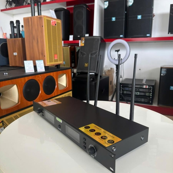Micro không dây Shure UGX30 II