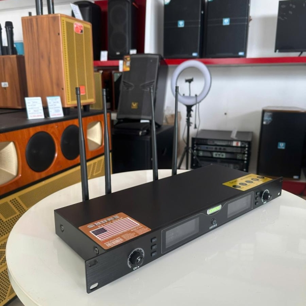 Micro không dây Shure UGX30 II