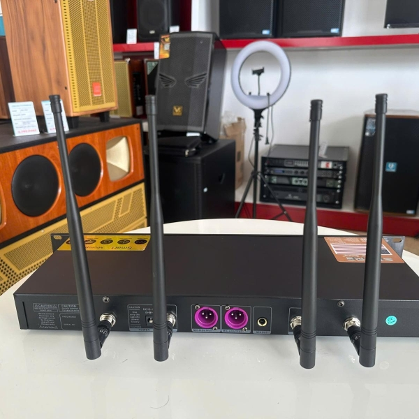 Micro không dây Shure UGX30 II